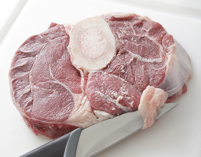 ricetta ossobuco di manzo con piselli e pancetta | donna moderna - Come Cucinare Gli Ossibuchi Di Manzo ricetta ossobuco di manzo con piselli e pancetta | donna moderna - Come Cucinare Gli Ossibuchi Di Manzo