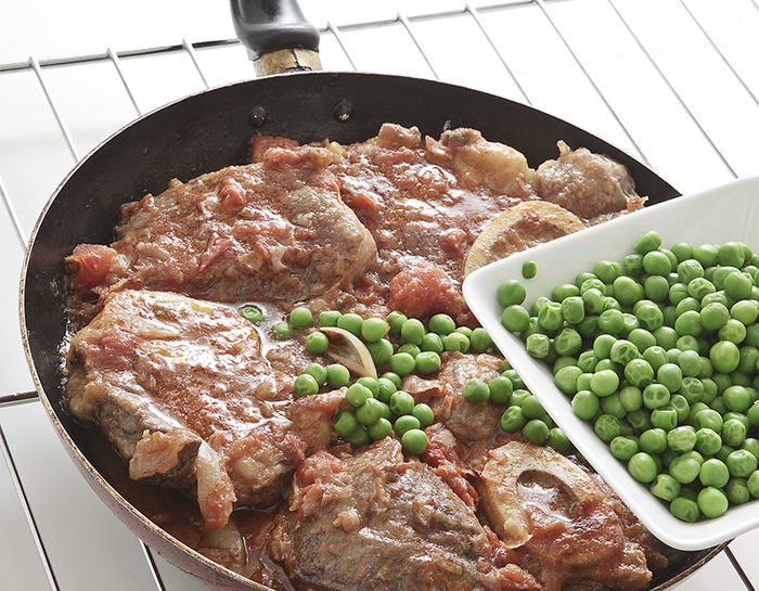 ricetta ossobuco di manzo con piselli e pancetta | donna moderna - Come Cucinare Gli Ossibuchi Di Manzo ricetta ossobuco di manzo con piselli e pancetta | donna moderna - Come Cucinare Gli Ossibuchi Di Manzo