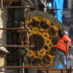 Riparazione dell'orologio astronomico del Vecchio Municipio di Praga