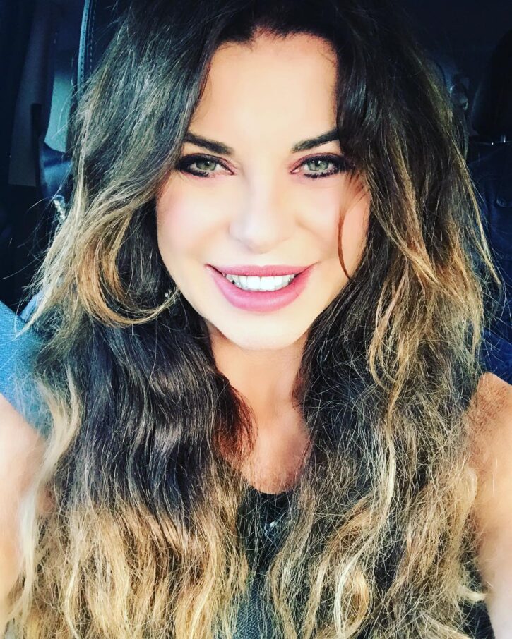 Alba Parietti querelata da Selvaggia Lucarelli: appello su Facebook per difendersi Alba Parietti querelata da Selvaggia Lucarelli: appello su Facebook per difendersi