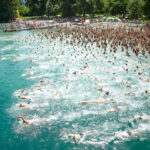 L'annuale traversata a nuoto del lago di Zurigo