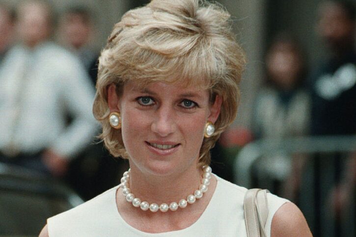 http://www.donnamoderna.com/wp-content/uploads/2017/08/lady-diana-725x483.jpg