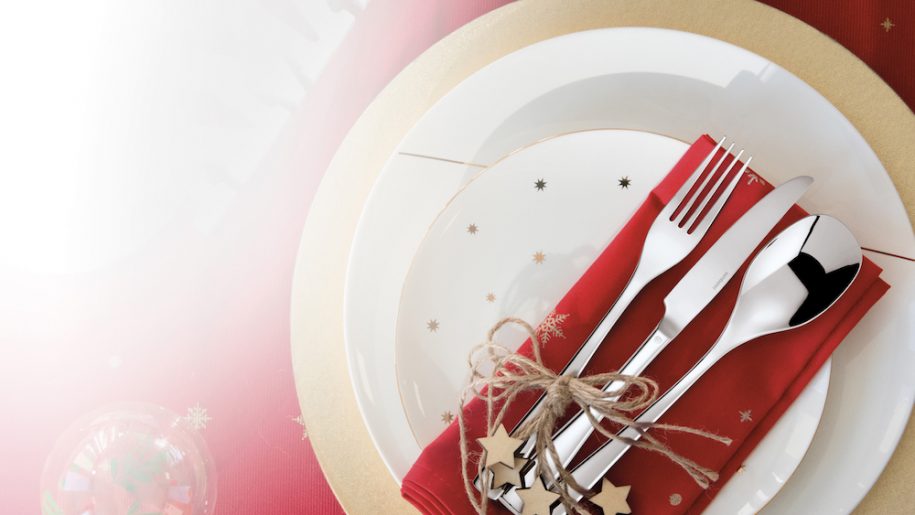 Come decorare e apparecchiare la tavola di Natale Come decorare e apparecchiare la tavola di Natale