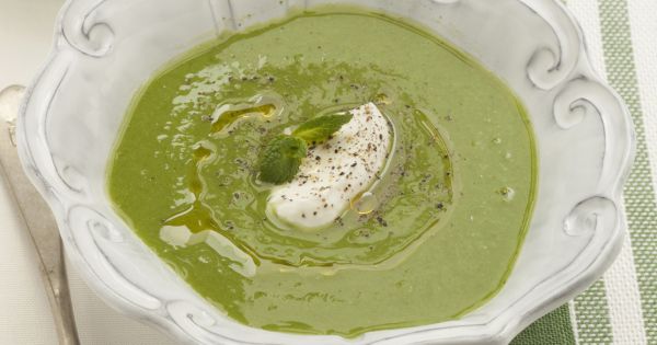 Ricetta Vellutata di piselli e lattuga - Donna Moderna