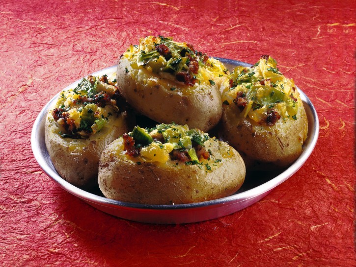 Patate ripiene alla salsiccia