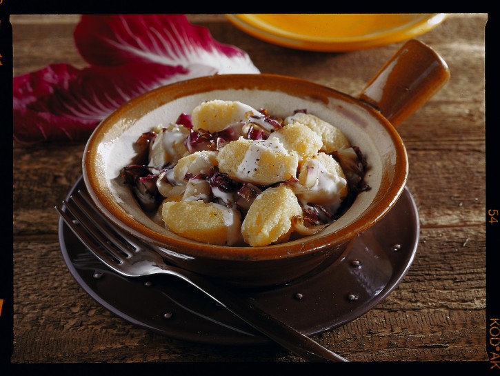 Gnocchetti con fonduta di pecorino e radicchio - Donnamoderna