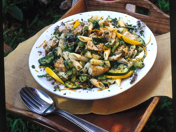 Penne con zucchine e pesce spada