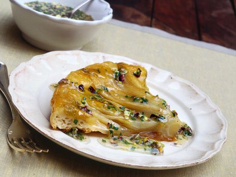 Torta rovesciata di insalata belga e pistacchi
