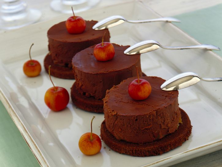 Tortine con mele e cioccolato