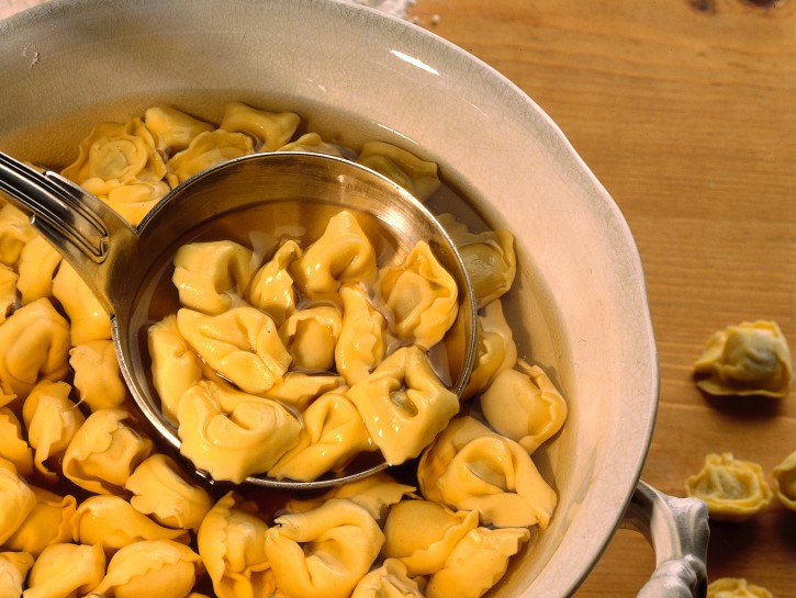 Tortellini in brodo