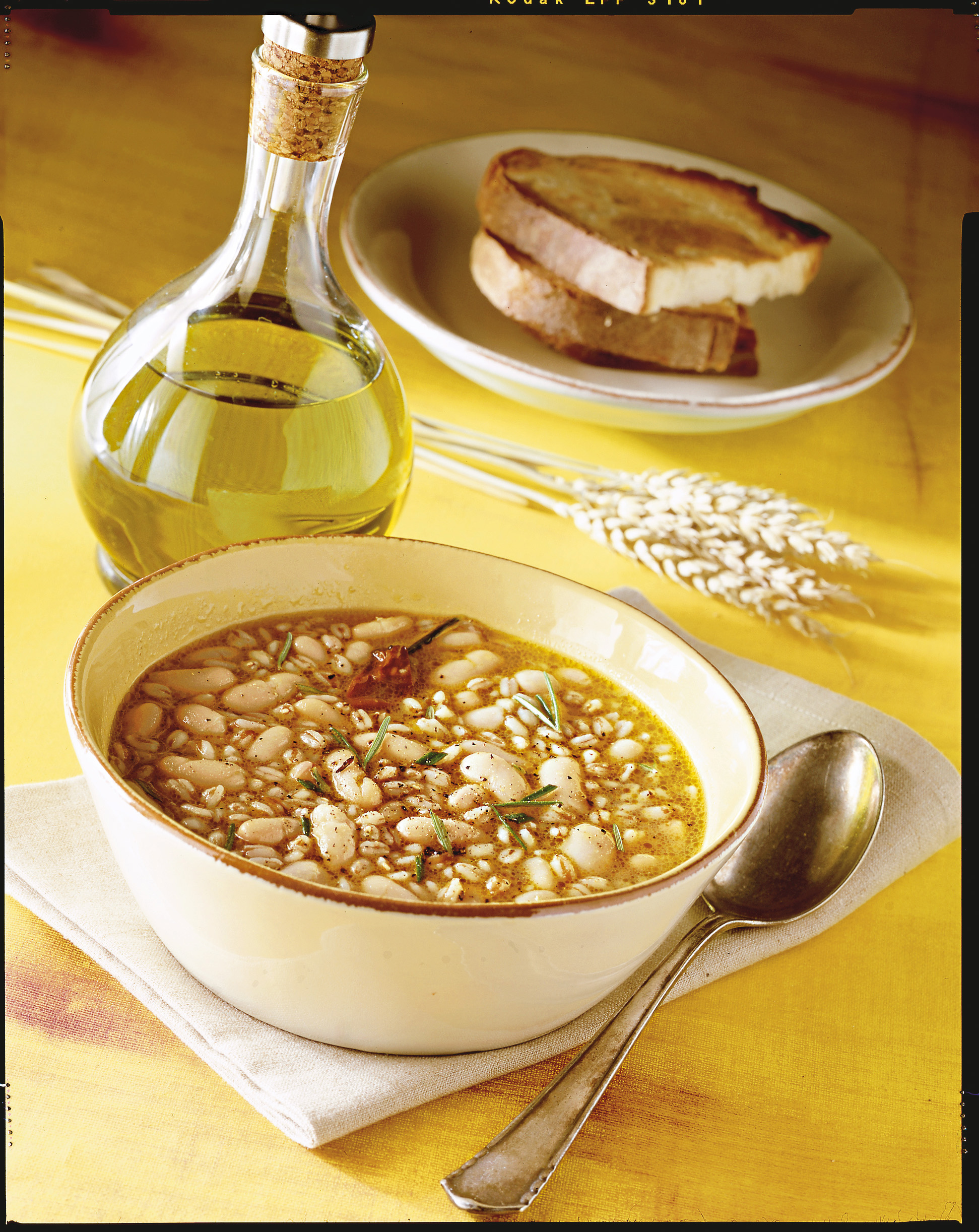 Ricetta Minestra di farro e fagioli zolfini - Donnamoderna