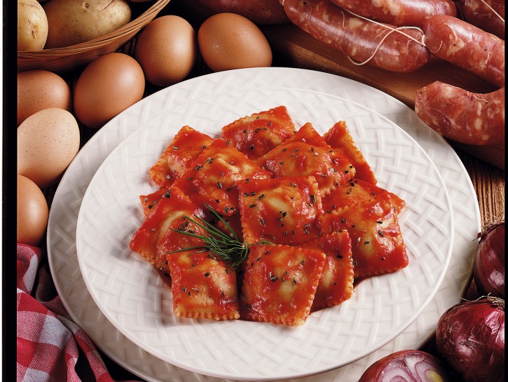 Ravioli di patate e salsiccia