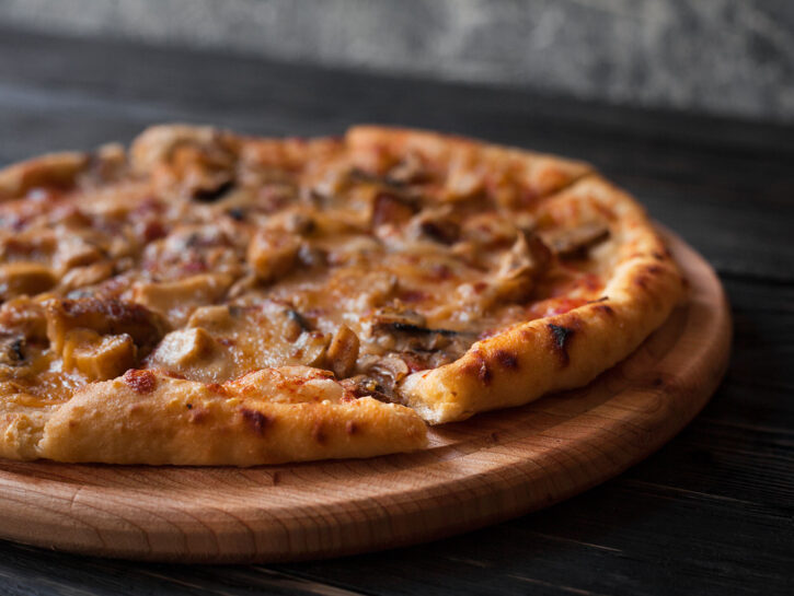 Pizza con patate e funghi
