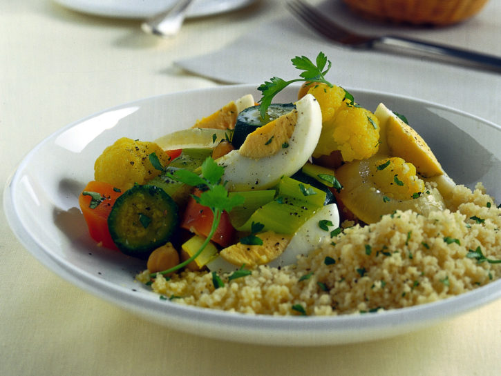 Cuos cous con verdure profumate alla curcuma