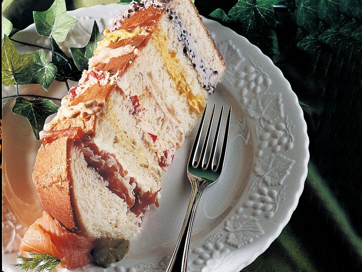 Panettone gastronomico con salsine stuzzicanti