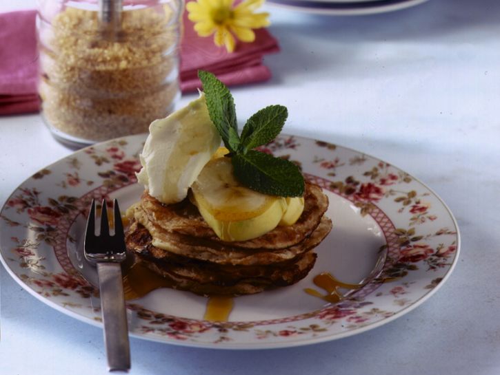 pancake-profumati-al-cocco-con-banane-e-yogurt preparazione