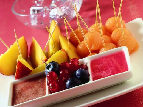 Pinzimonio di frutta con salsine