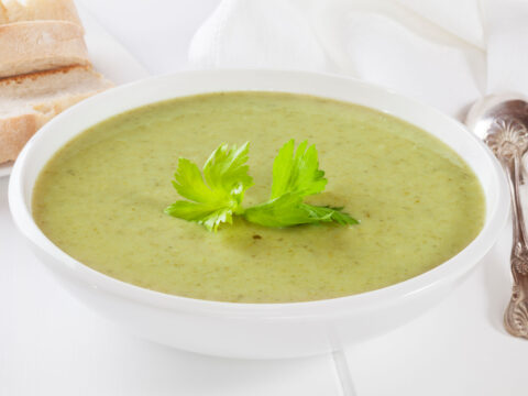 Zuppa di sedano e lattuga
