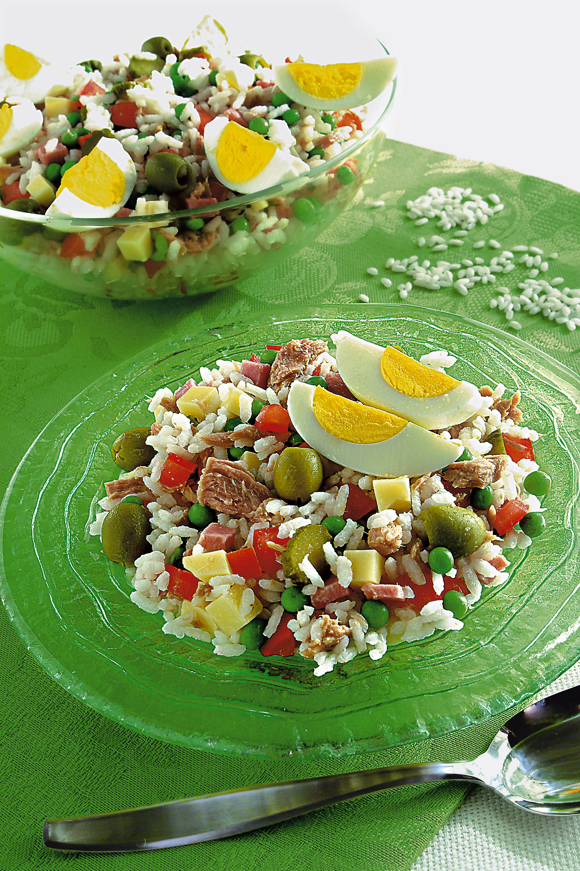 Ricetta Insalata di riso con tonno e piselli - Donna Moderna