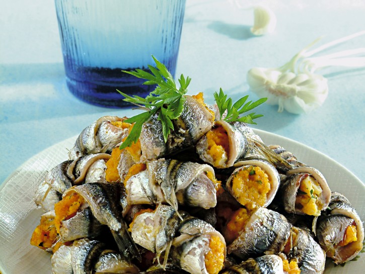 Involtini di sarde alla siciliana con pinoli e pecorino