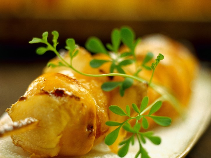 Spiedini di nespole allo zenzero: dessert profumato