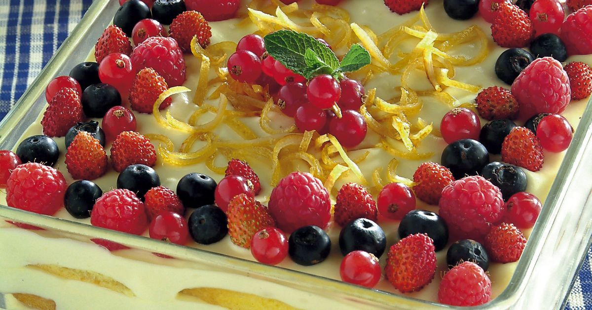 Ricetta Tiramisù delicato al limone con frutti di bosco - Donna Moderna