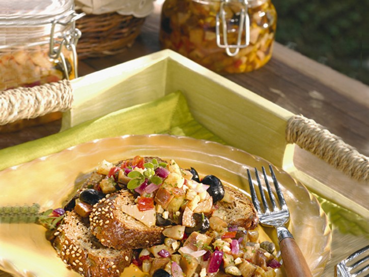 Ricetta Caponata alle mandorle - Donna Moderna