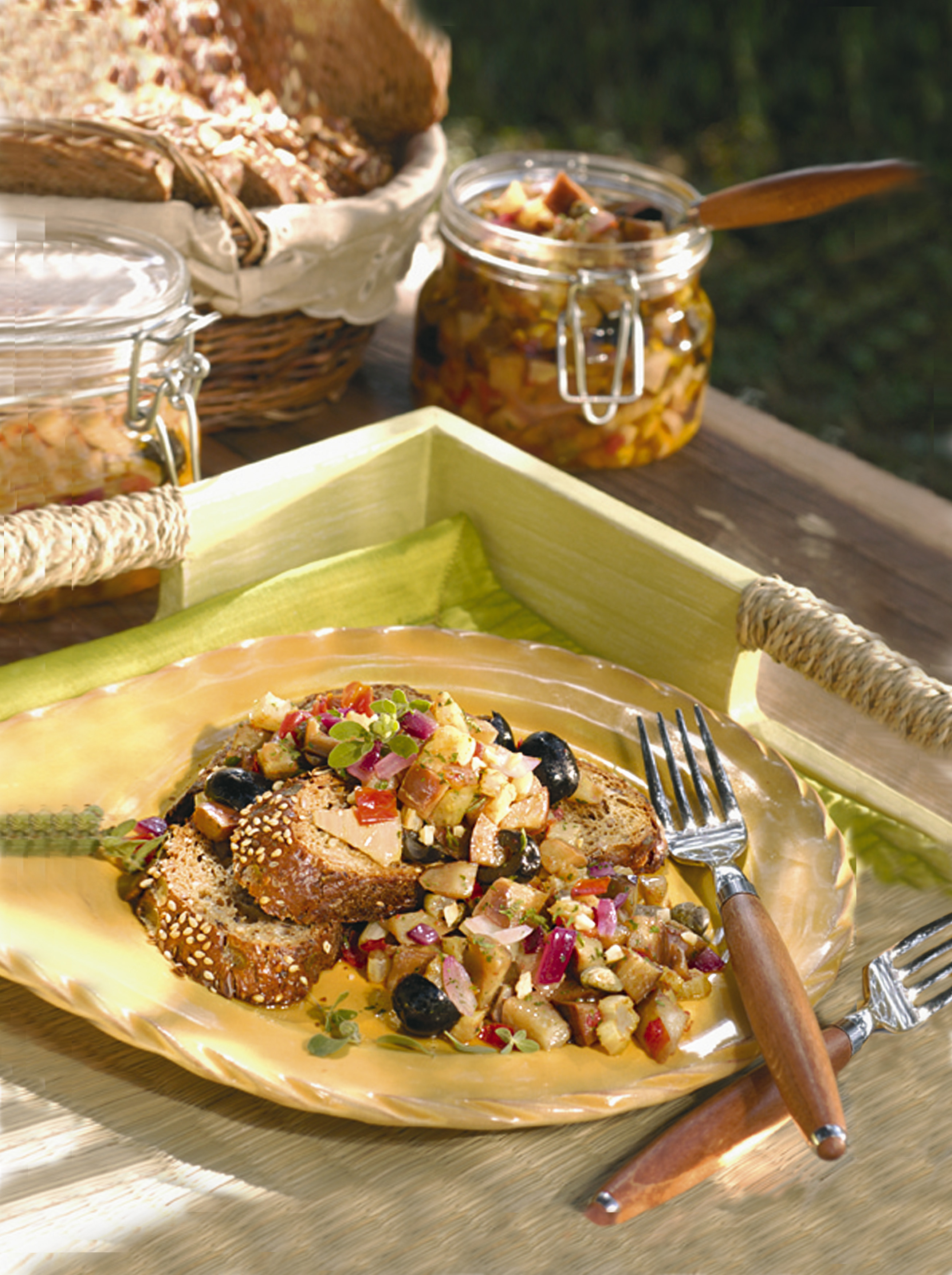 Ricetta Caponata alle mandorle - Donna Moderna