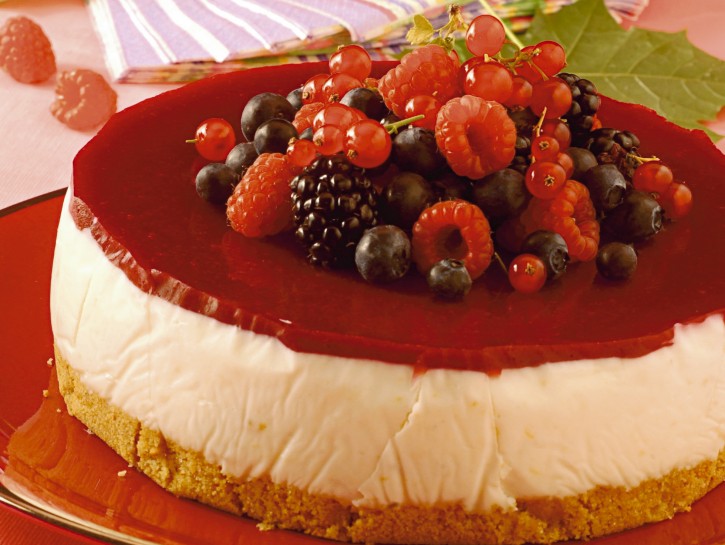 Cheesecake al mascarpone con frutti di bosco misti