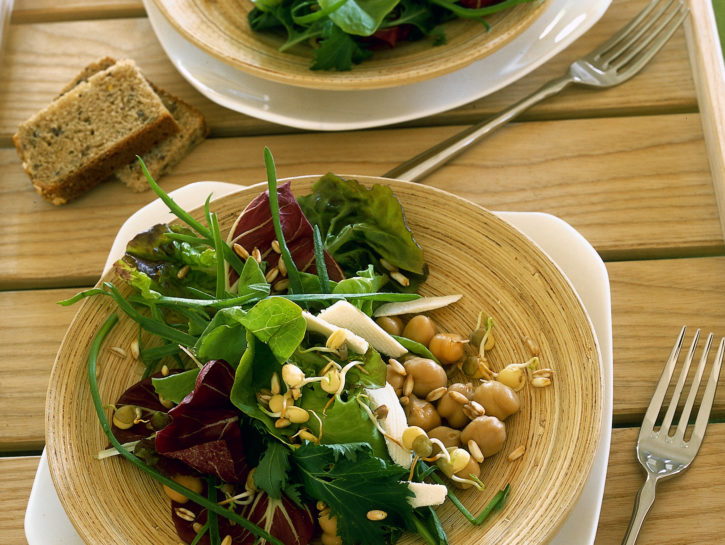 Insalata di radicchi, ceci e farro