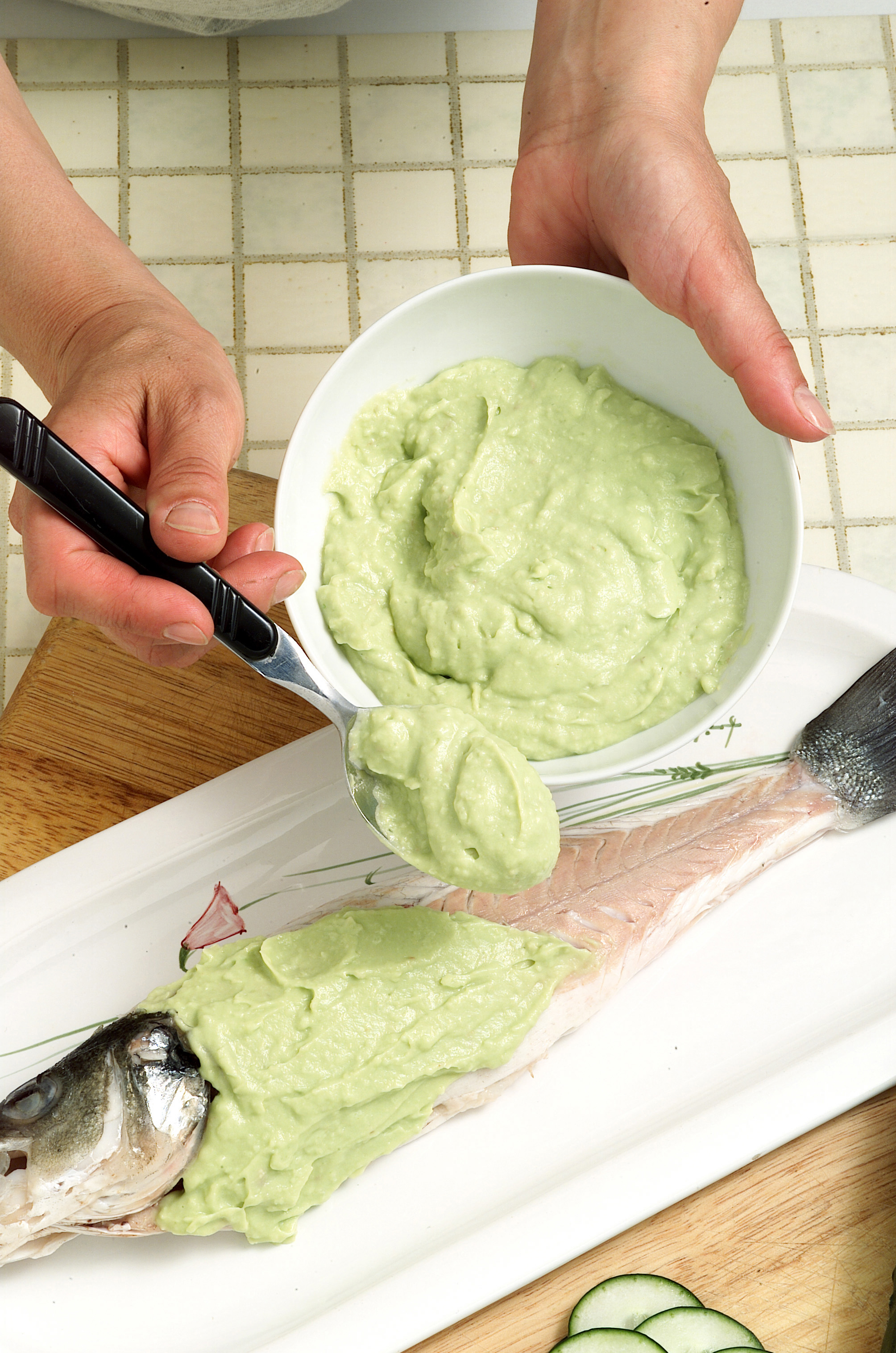 Ricetta Spigola In Salsa Di Avocado Donna Moderna