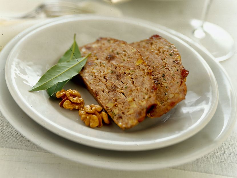 terrina-di-maiale-con-noci-e-uvetta