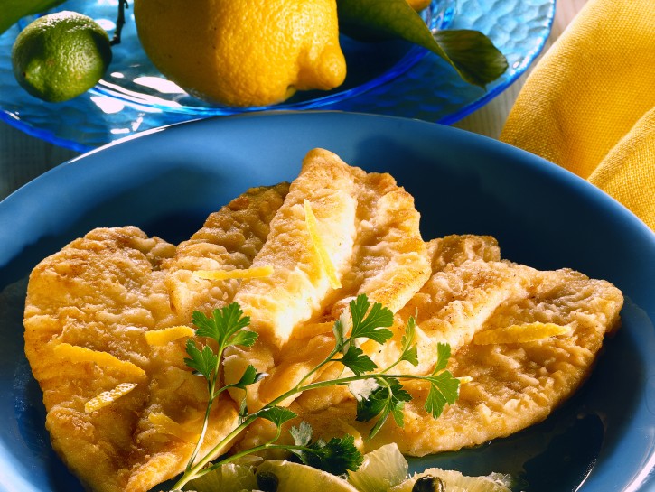 Filetti di pesce profumati al limone