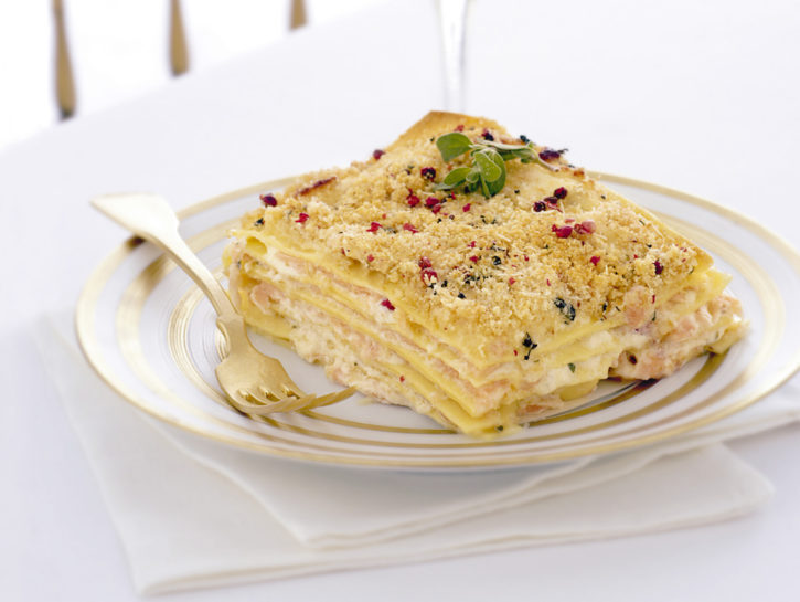 Lasagne con carpaccio di salmone e robiola