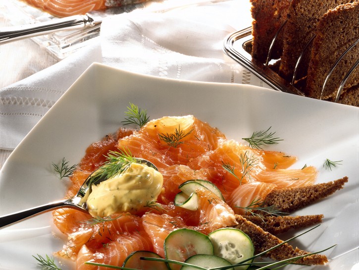 Salmone marinato alla senape