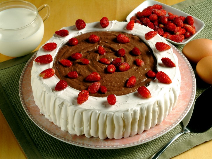 Torta meringata al cioccolato
