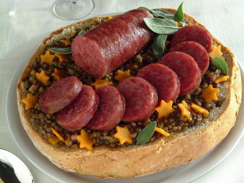 Cotechino e lenticchie nel pane