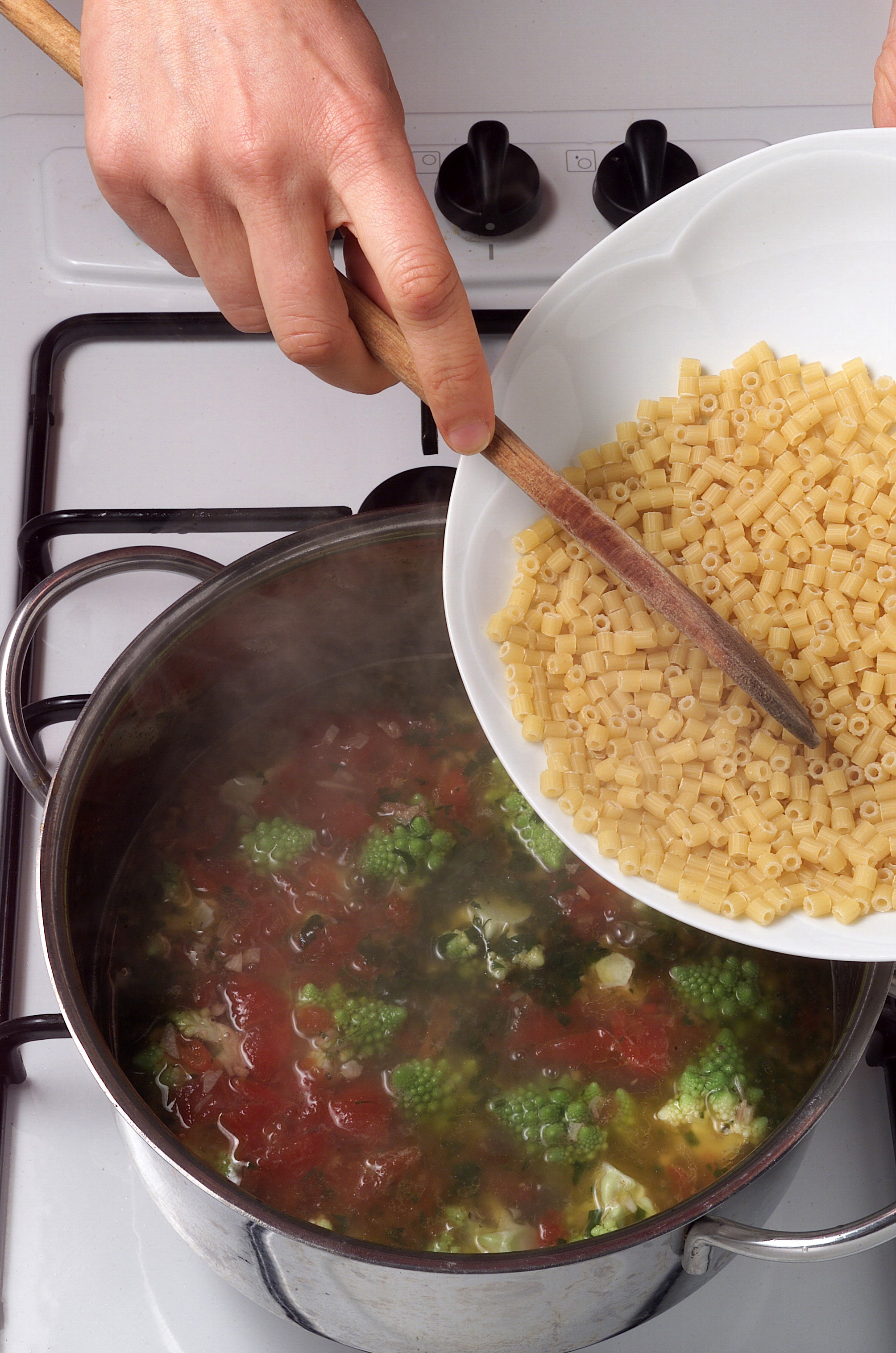 minestra di pasta e broccoli alla romana