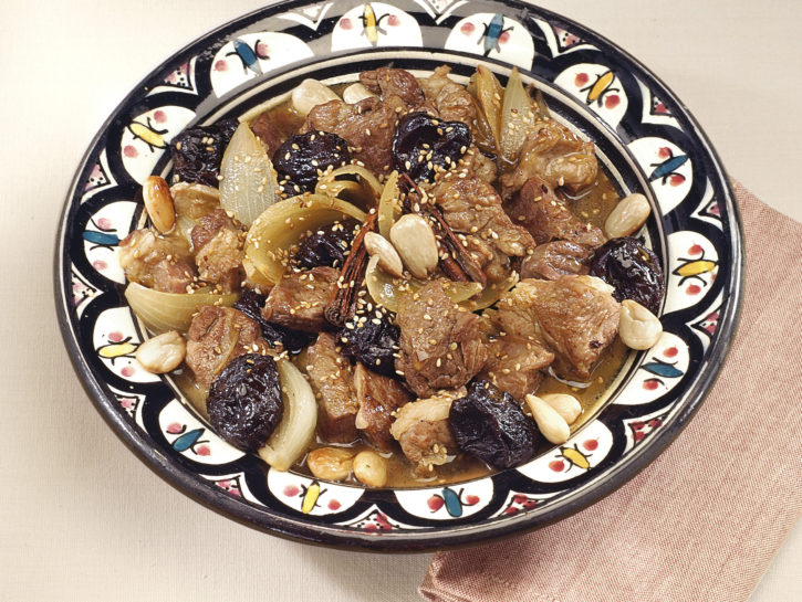 Tajine di agnello alle prugne