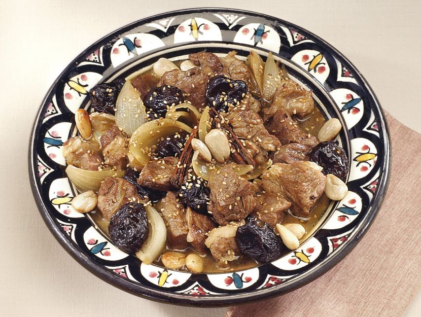 tajine-di-agnello-alle-prugne