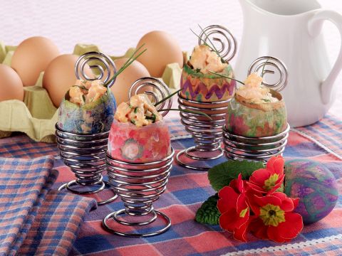 Antipasto di uova colorate