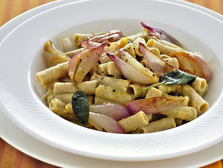 Maccheroncini di avena con crema di lenticchie