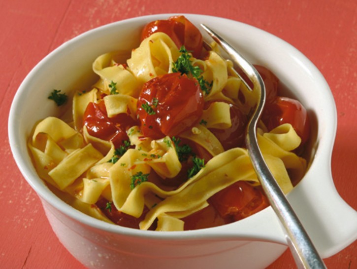 tagliatelle-ai-pomodorini preparazione