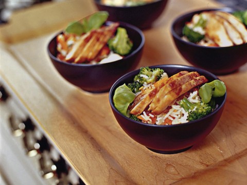 Riso e verdure con pollo teriyaki