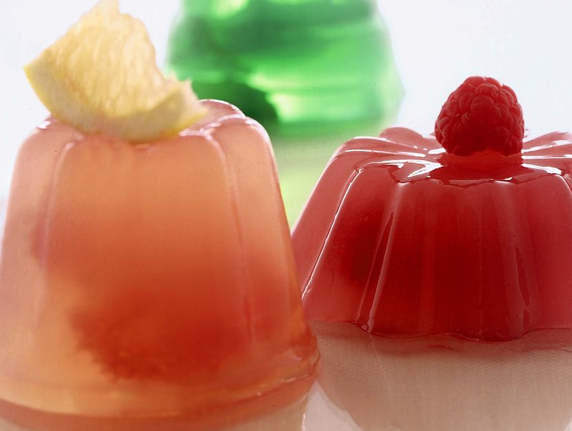 gelatine-colorate-al-vino-bianco ricetta