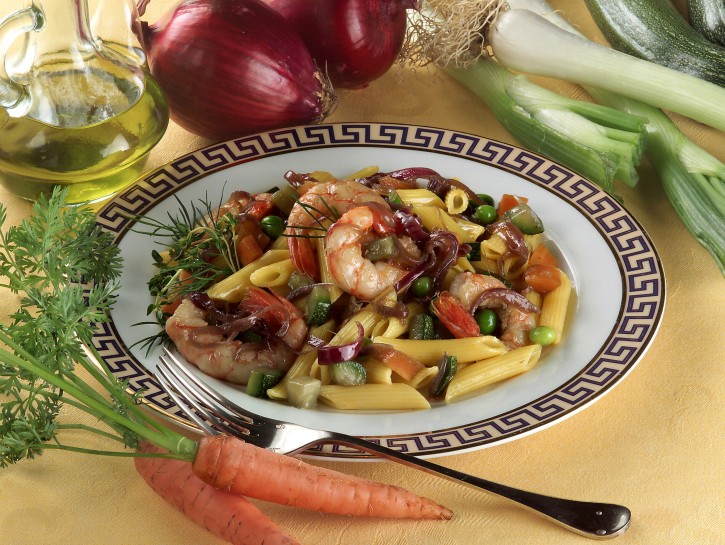Penne con gamberi e verdure