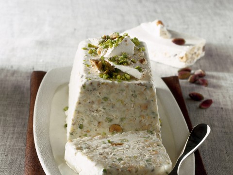 Semifreddo di frutta secca e miele
