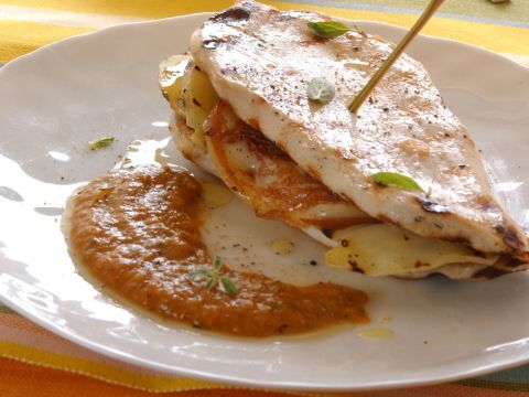 Tramezzini di pollo e verdure in salsa saporita