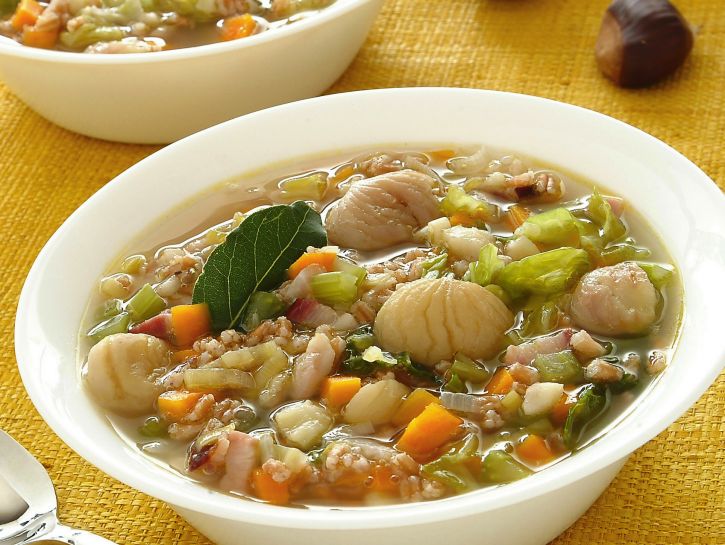 Minestra di verdure con castagne