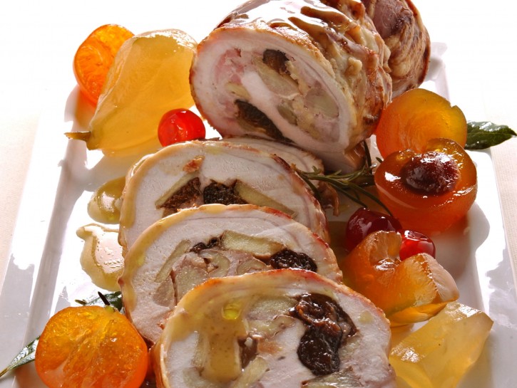 Rotolo di tacchino ripieno di frutta fresca e secca